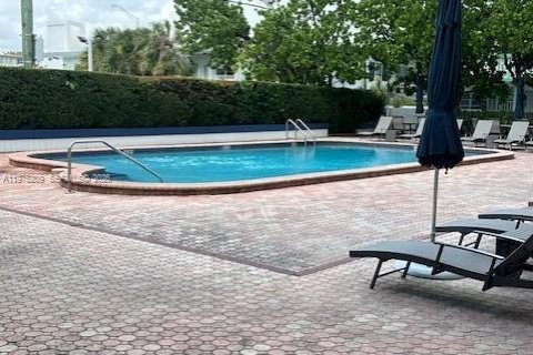 Снять в аренду кондоминиум в Майами-Бич, Флорида 1 спальня, 93.46м2, № 2036192 - фото 2