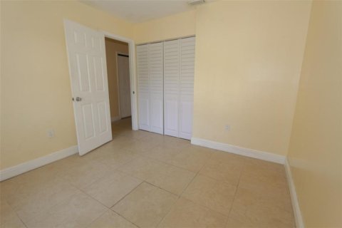 Apartment in Sunrise, Florida 3 bedrooms, 103.86 sq.m. № 2250876 - photo 12