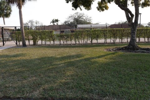 Apartment in Sunrise, Florida 3 bedrooms, 103.86 sq.m. № 2250876 - photo 17