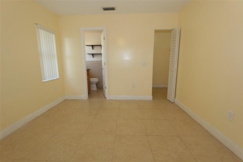 Apartment in Sunrise, Florida 3 bedrooms, 103.86 sq.m. № 2250876 - photo 7