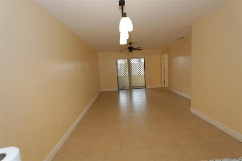 Apartment in Sunrise, Florida 3 bedrooms, 103.86 sq.m. № 2250876 - photo 4