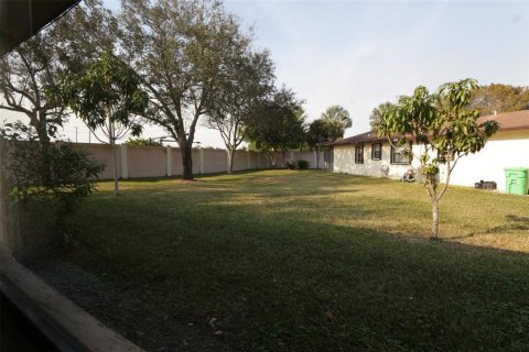 Apartment in Sunrise, Florida 3 bedrooms, 103.86 sq.m. № 2250876 - photo 16