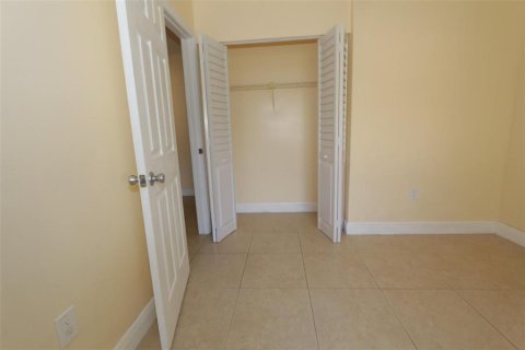 Apartment in Sunrise, Florida 3 bedrooms, 103.86 sq.m. № 2250876 - photo 14