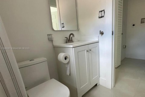 Снять в аренду виллу или дом в Майами, Флорида 2 спальни, 69.49м2, № 1950052 - фото 15