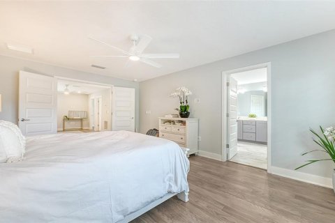 House in Sarasota, Florida 4 bedrooms, 223.8 sq.m. № 2151980 - photo 23