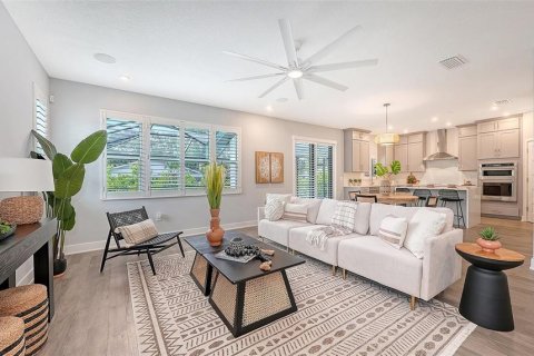House in Sarasota, Florida 4 bedrooms, 223.8 sq.m. № 2151980 - photo 7