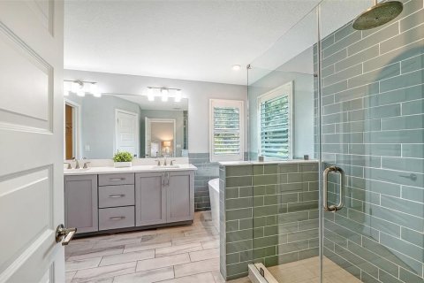 House in Sarasota, Florida 4 bedrooms, 223.8 sq.m. № 2151980 - photo 24