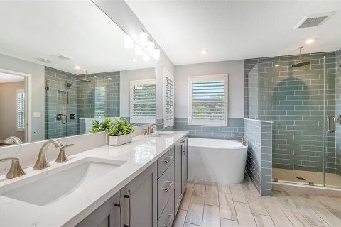 House in Sarasota, Florida 4 bedrooms, 223.8 sq.m. № 2151980 - photo 25