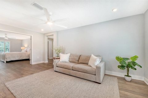House in Sarasota, Florida 4 bedrooms, 223.8 sq.m. № 2151980 - photo 20