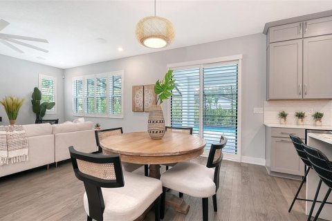 House in Sarasota, Florida 4 bedrooms, 223.8 sq.m. № 2151980 - photo 12