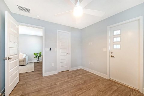 House in Sarasota, Florida 4 bedrooms, 223.8 sq.m. № 2151980 - photo 30