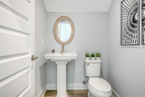 House in Sarasota, Florida 4 bedrooms, 223.8 sq.m. № 2151980 - photo 18