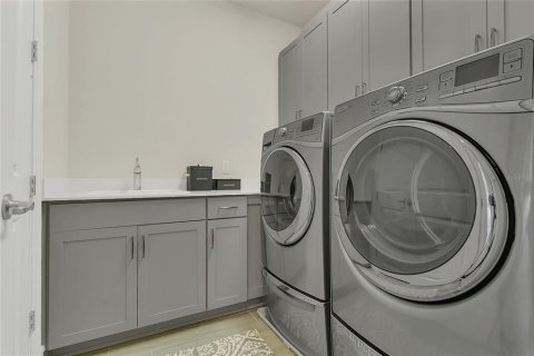 Купить виллу или дом в Овьедо, Флорида 10 комнат, 499.07м2, № 1791160 - фото 30