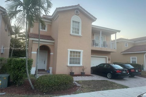 House in Coral Springs, Florida 4 bedrooms, 233.37 sq.m. № 1842721 - photo 1
