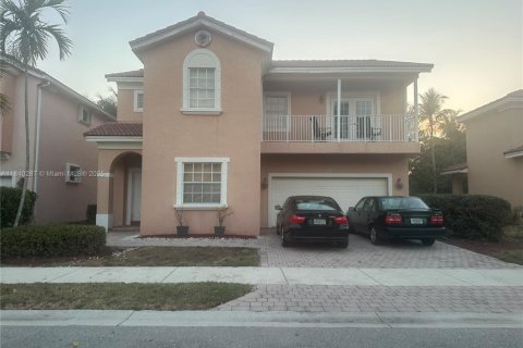 House in Coral Springs, Florida 4 bedrooms, 233.37 sq.m. № 1842721 - photo 3