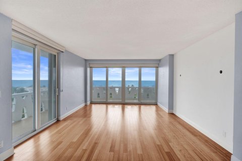 Condo in Fort Lauderdale, Florida, 2 bedrooms  № 2406207 - photo 11