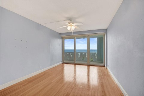 Condo in Fort Lauderdale, Florida, 2 bedrooms  № 2406207 - photo 30