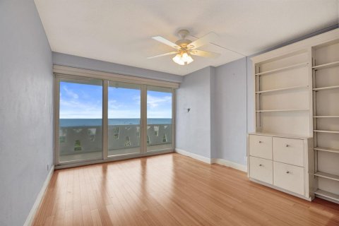Condo in Fort Lauderdale, Florida, 2 bedrooms  № 2406207 - photo 23