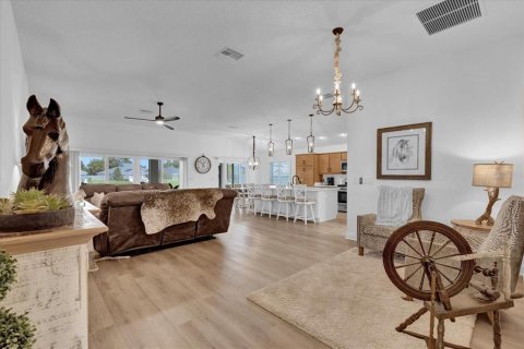 Villa ou maison à vendre à The Villages, Floride: 3 chambres, 182.65 m2 № 2408853 - photo 5