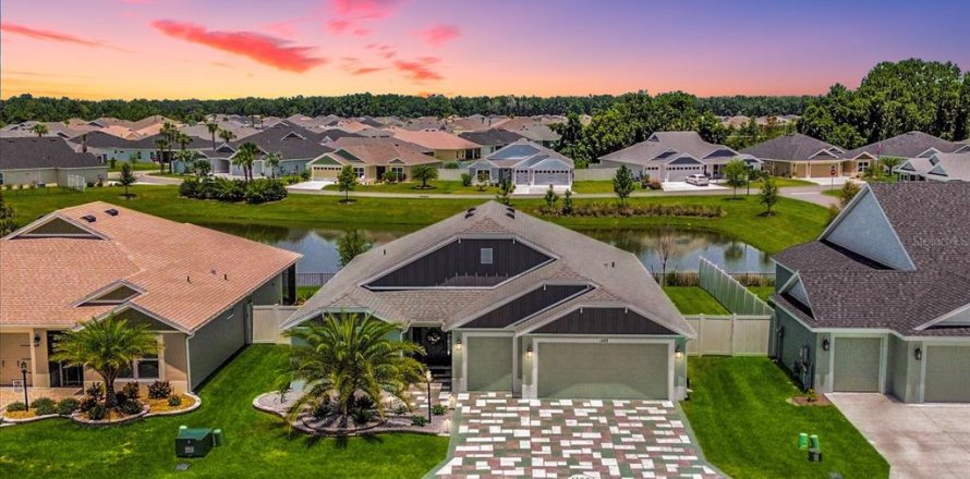 Villa ou maison à The Villages, Floride 3 chambres, 182.65 m2 № 2408853