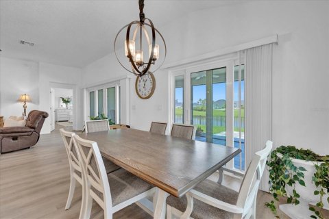 Villa ou maison à vendre à The Villages, Floride: 3 chambres, 182.65 m2 № 2408853 - photo 15