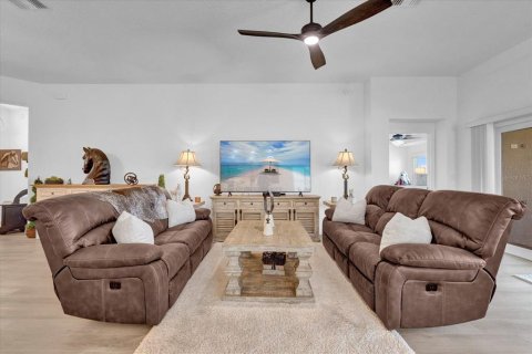 Villa ou maison à vendre à The Villages, Floride: 3 chambres, 182.65 m2 № 2408853 - photo 8