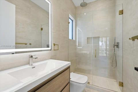 Casa en venta en Hollywood, Florida, 5 dormitorios, 298.87 m2 № 2257981 - foto 21