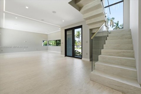 Casa en venta en Hollywood, Florida, 5 dormitorios, 298.87 m2 № 2257981 - foto 18