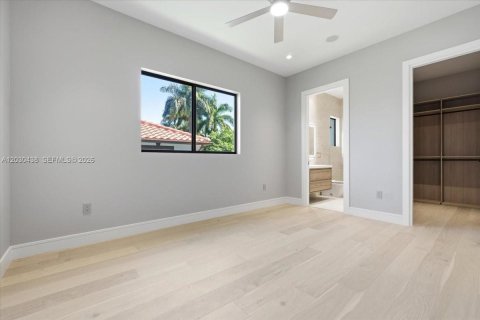 Casa en venta en Hollywood, Florida, 5 dormitorios, 298.87 m2 № 2257981 - foto 24