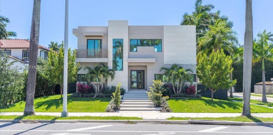 Casa en Hollywood, Florida 5 dormitorios, 298.87 m2 № 2257981