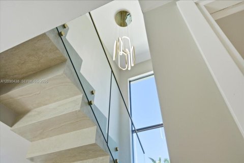 Casa en venta en Hollywood, Florida, 5 dormitorios, 298.87 m2 № 2257981 - foto 17