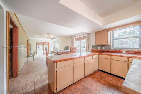 Casa en venta en West Palm Beach, Florida, 5 dormitorios, 252.88 m2 № 1809110 - foto 12