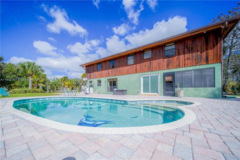 Casa en venta en West Palm Beach, Florida, 5 dormitorios, 252.88 m2 № 1809110 - foto 1