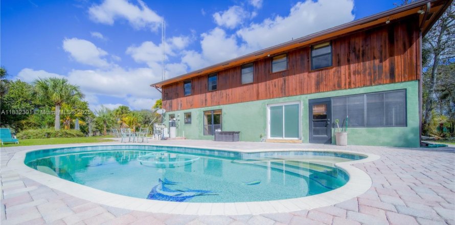 Casa en West Palm Beach, Florida 5 dormitorios, 252.88 m2 № 1809110