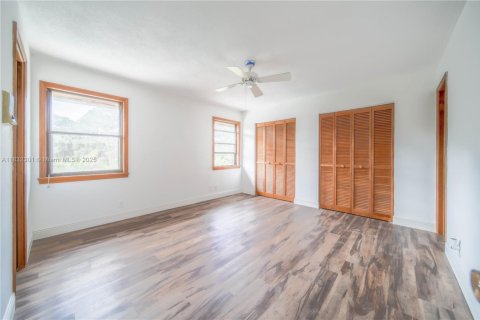 Casa en venta en West Palm Beach, Florida, 5 dormitorios, 252.88 m2 № 1809110 - foto 20
