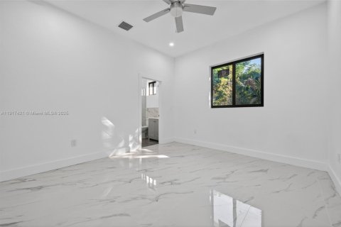 Casa en venta en Fort Lauderdale, Florida, 4 dormitorios № 1973958 - foto 19