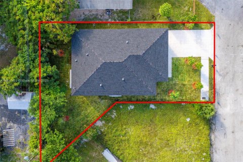 Casa en venta en Fort Lauderdale, Florida, 4 dormitorios № 1973958 - foto 26