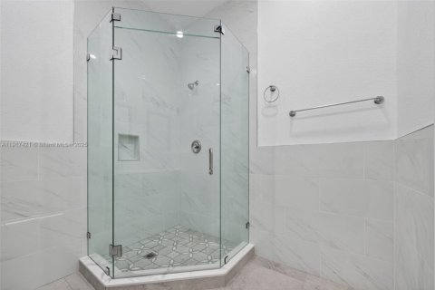 Casa en venta en Fort Lauderdale, Florida, 4 dormitorios № 1973958 - foto 23