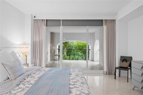 Condominio en alquiler en Miami, Florida, 2 dormitorios, 142.14 m2 № 1934683 - foto 10