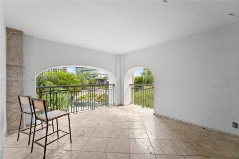 Condominio en alquiler en Miami, Florida, 2 dormitorios, 142.14 m2 № 1934683 - foto 6