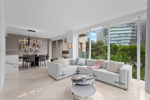 Condominio en alquiler en Miami, Florida, 2 dormitorios, 142.14 m2 № 1934683 - foto 1