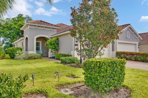 House in Bradenton, Florida 2 bedrooms, 141.68 sq.m. № 2342103