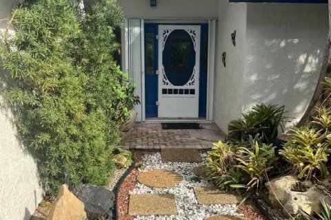 House in Fort Lauderdale, Florida 3 bedrooms, 144 sq.m. № 2378865 - photo 30