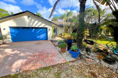 House in Fort Lauderdale, Florida 3 bedrooms, 144 sq.m. № 2378865 - photo 9