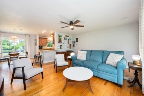 Casa en venta en Orlando, Florida, 3 dormitorios, 139.73 m2 № 1899866 - foto 2