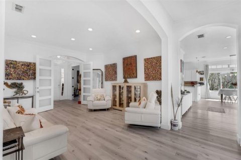 House in Orlando, Florida 5 bedrooms, 306.48 sq.m. № 1774006 - photo 9