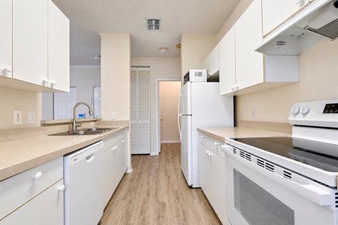 Copropriété à louer à Orlando, Floride: 1 chambre, 78.97 m2 № 2385925 - photo 6
