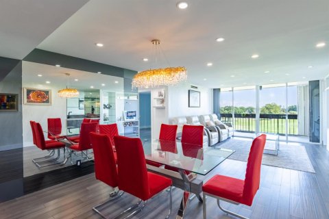 Condo in West Palm Beach, Florida, 3 bedrooms  № 2246361 - photo 3