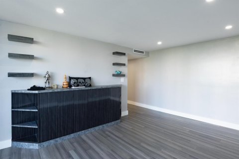 Condo in West Palm Beach, Florida, 3 bedrooms  № 2246361 - photo 17