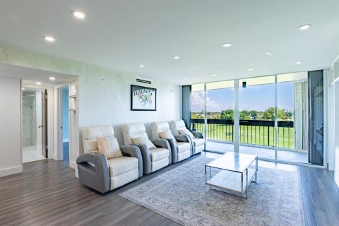 Condo in West Palm Beach, Florida, 3 bedrooms  № 2246361 - photo 7